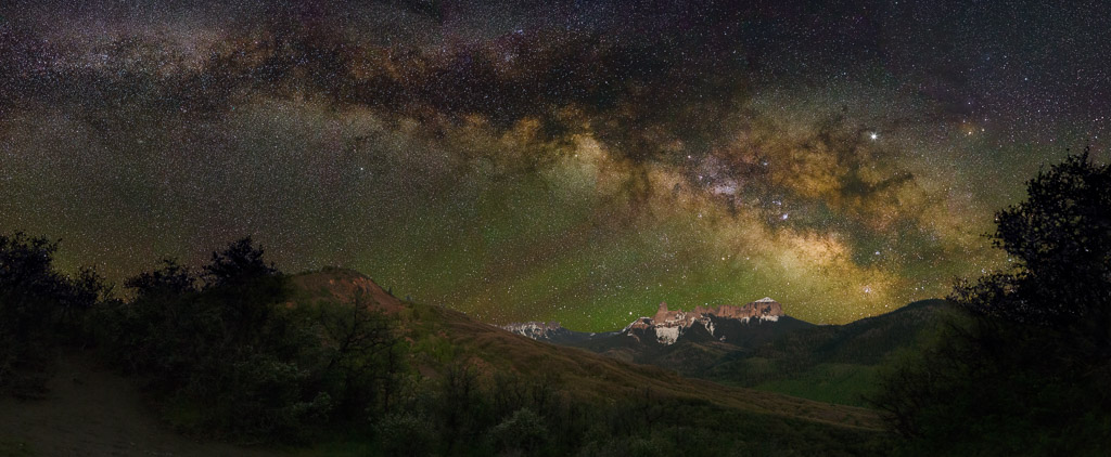 Airglow over Courthouse Rock